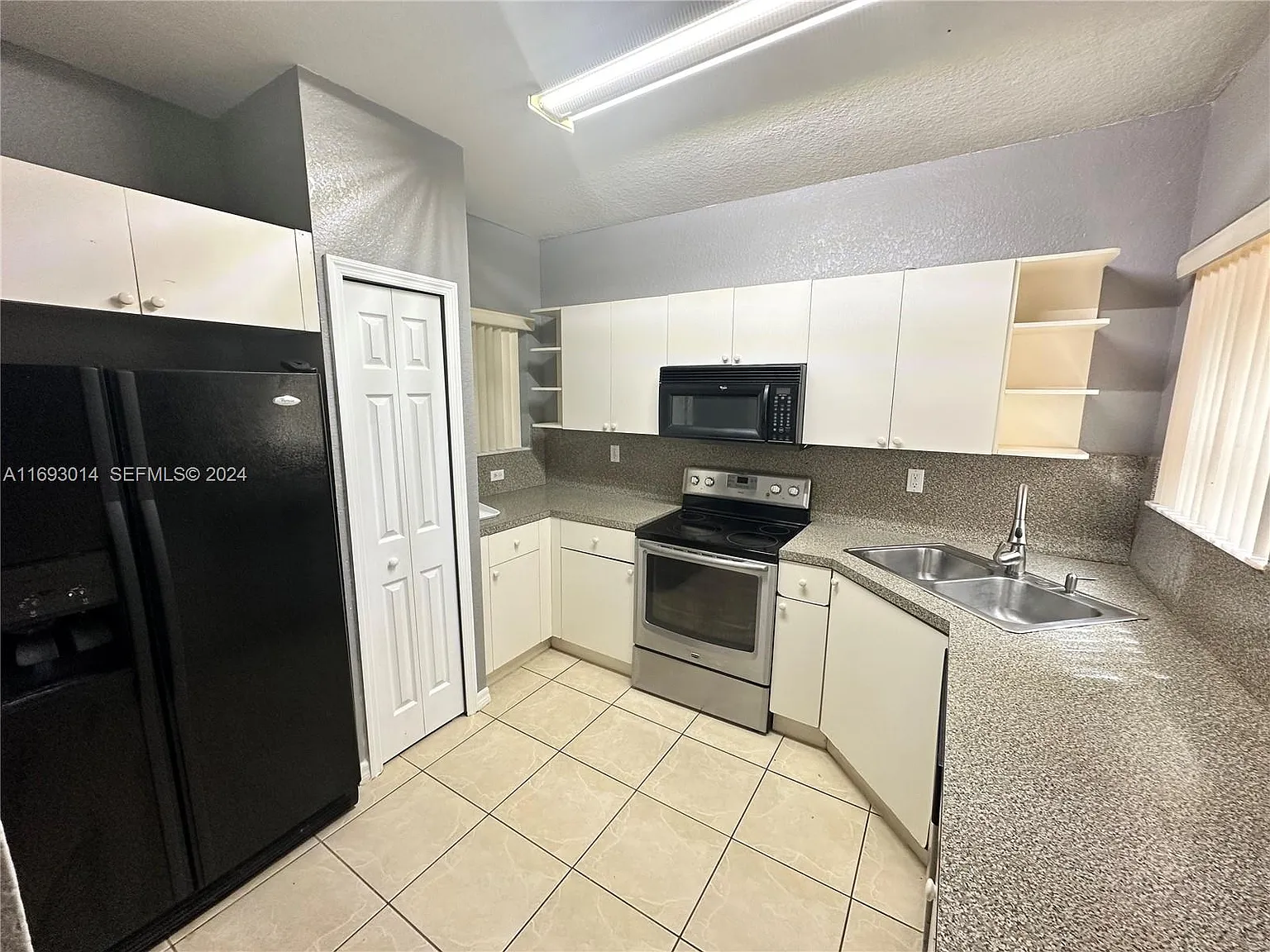 687 Southwest 10th Street - 687 — Photo 1