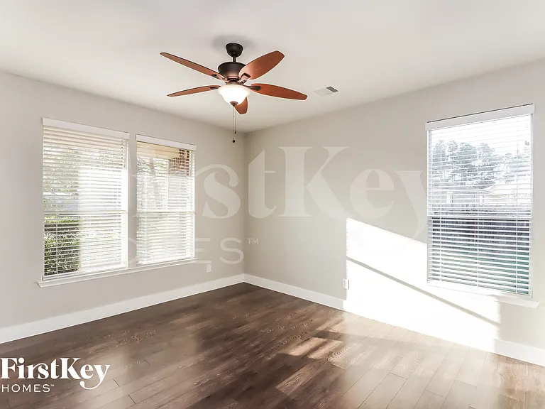 16302 Stable Manor Ln — Photo 12