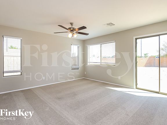 3rd image of 1422 E Penny Ln