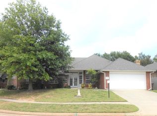 1917 Robin Ridge Dr, Norman, OK 73072