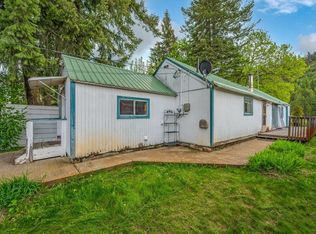 47 & 51 Davis Lake Ln, Usk, WA 99180