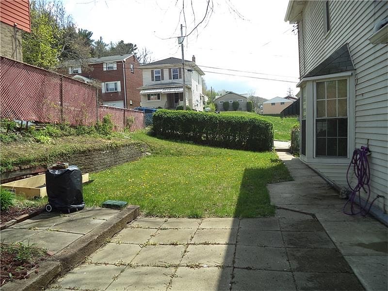2nd image of 421 33rd St