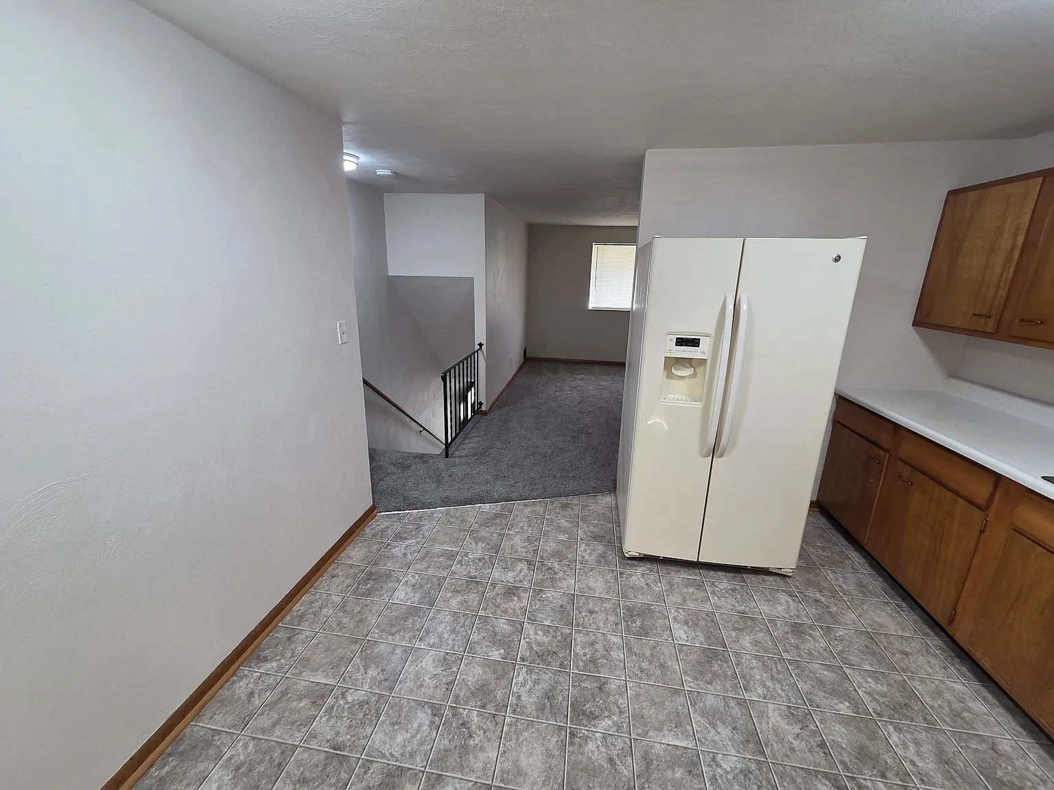 2 bed, 1.5 bath, 1557 sqft, $1,300 — Photo 2