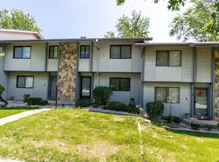2304 Gascony Dr, Lake Saint Louis, MO 63367