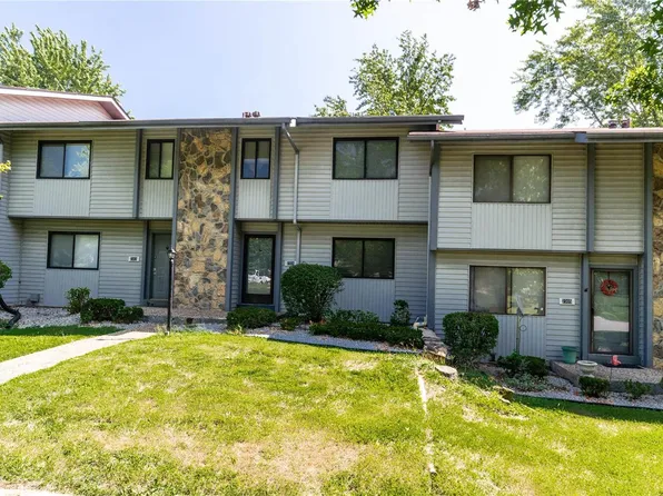 2304 Gascony Dr, Lake Saint Louis, MO 63367