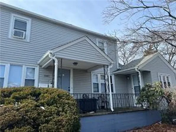 1581 Elmwood Ave, Cranston, RI 02910
