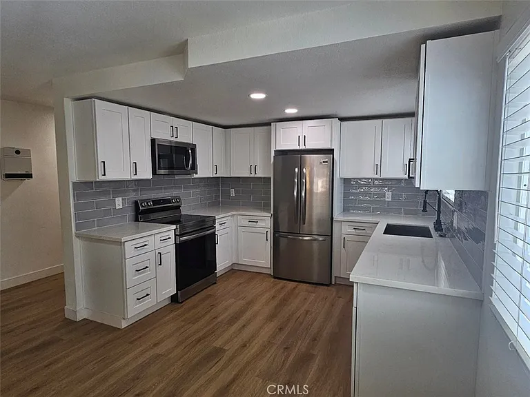 226 N Citrus Ave #A — Photo 7