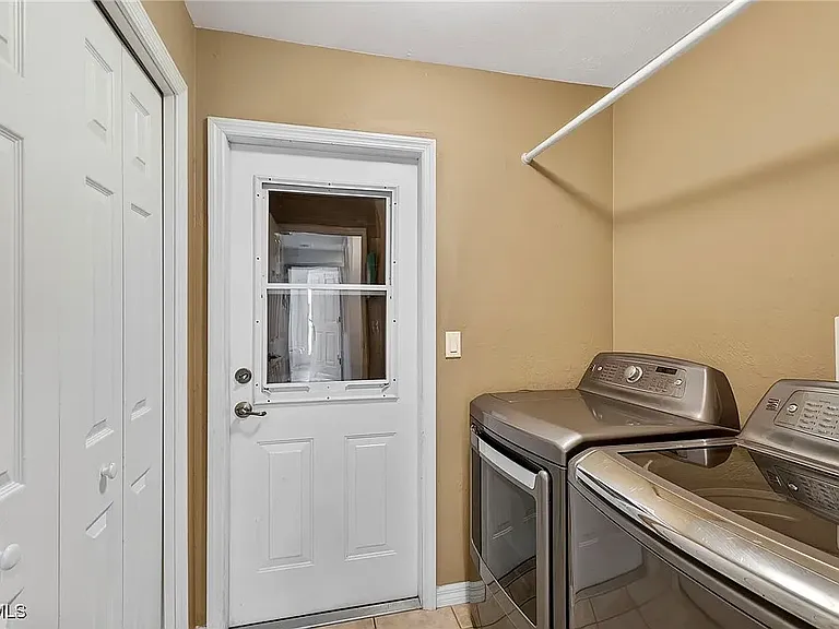 1623 SW 43rd Ln — Photo 6