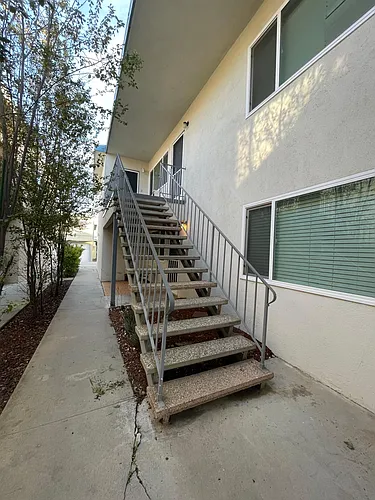 1310 Agate St #C Photo 1