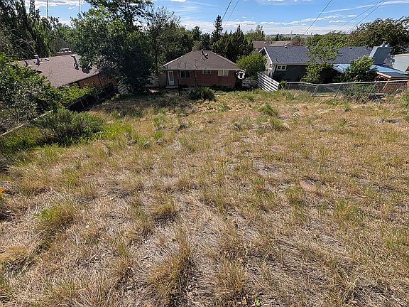 4th image of 741 Oakcrest Ave