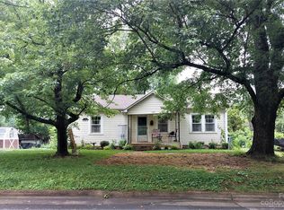 393 21st Ave NE, Hickory, NC 28601