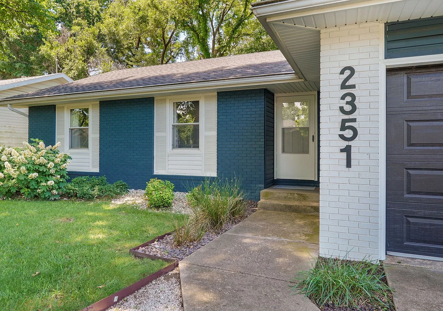 Beautifully Updated 3 Bedroom, 2 Bathroom Home with ScreenedIn Porch & Large Fenced Yard — Photo 4