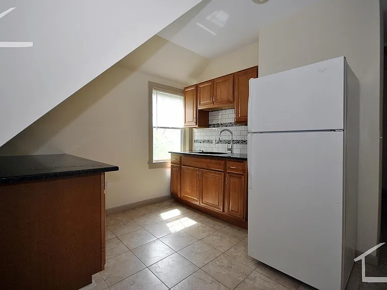 64 Englewood Ave #2 — Photo 6