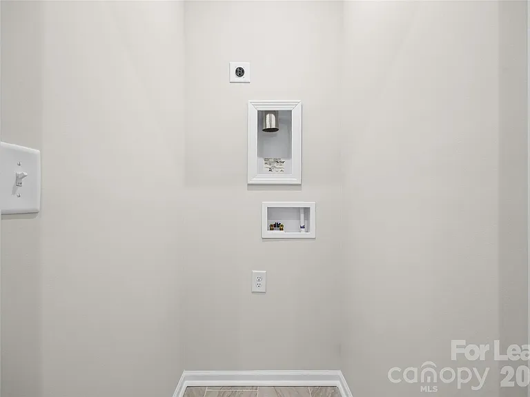 5640 Kingspan Dr — Photo 28
