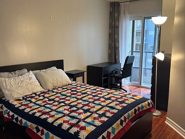 55 Bloor St E #702 — Photo 18