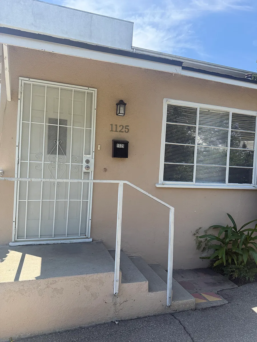 Building Photo - 1125 Elm Ave #1