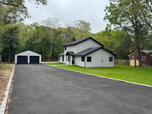9 Croft Lane, Smithtown, NY 11787