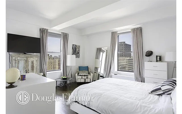 Rented by Douglas Elliman | media 224