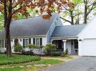 18 Highmoor Dr, Wilbraham, MA 01095