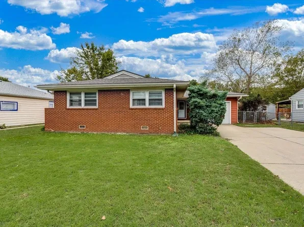 2225 W 25th St N, Wichita, KS 67204