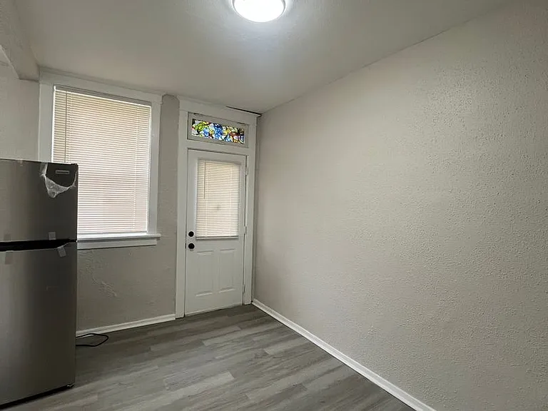 5335 Bancroft Ave — Photo 21