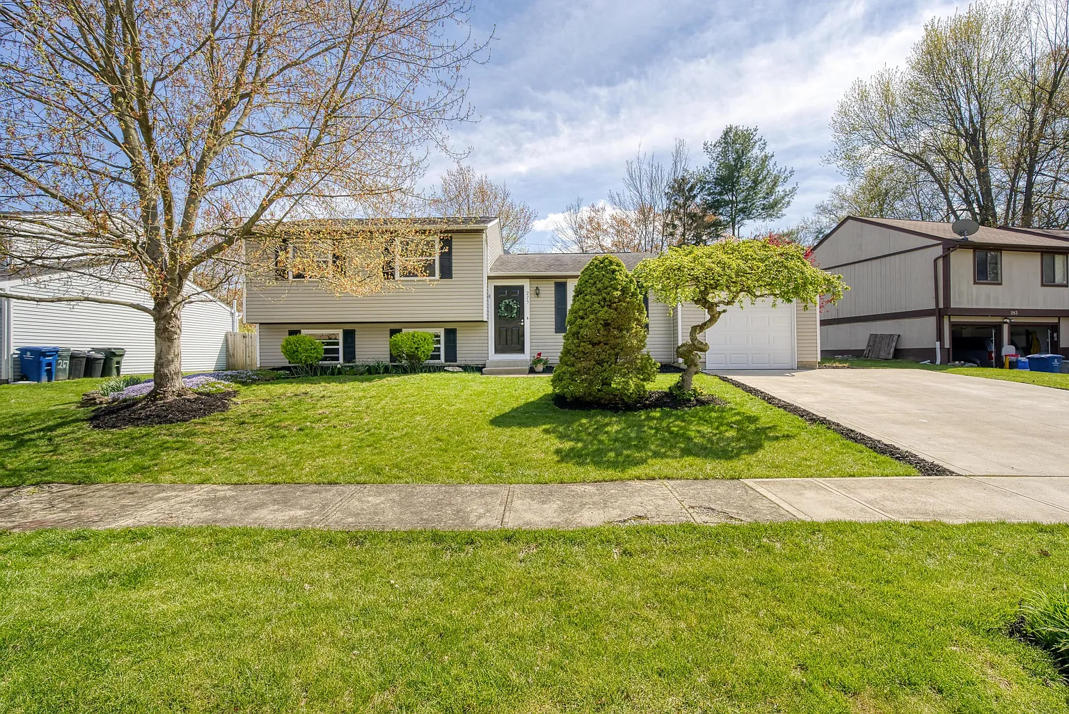 275 Carlin Ct W photo 1
