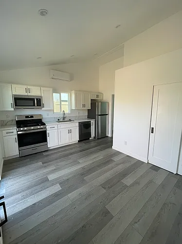 931 Horne Pl #2 Photo 1