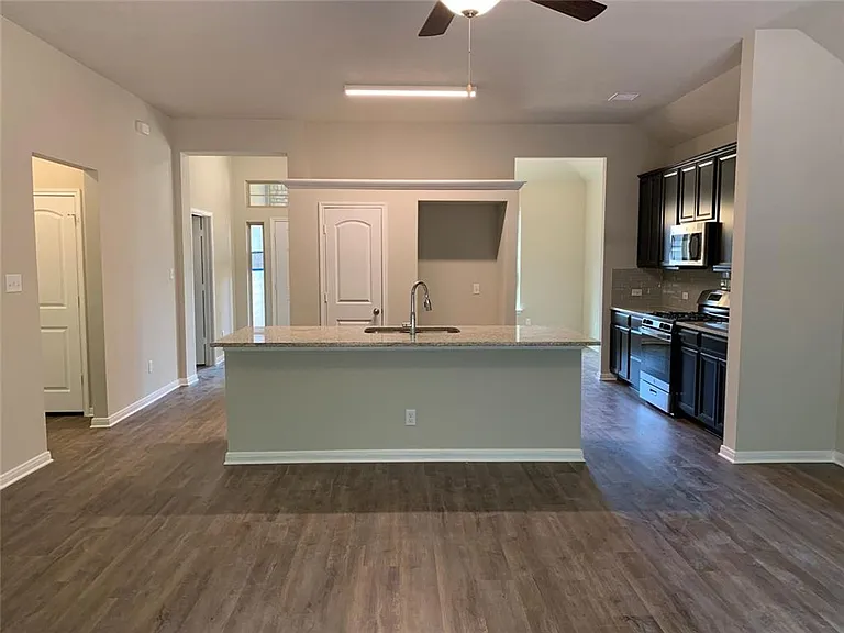 994 Arbor Xing — Photo 2