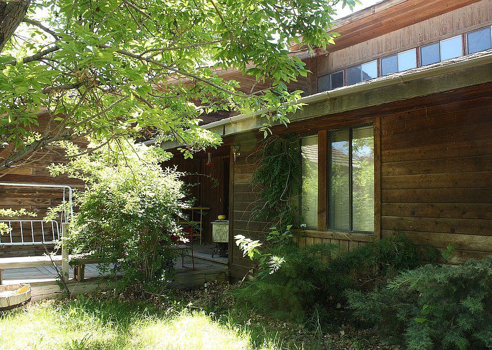 1st image of 1325 Woody Ln
