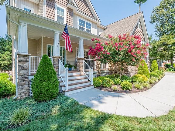 3rd image of 7618 English Boxwood Ln