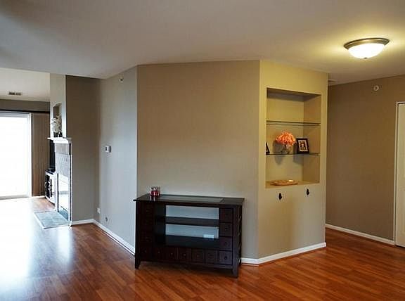 2nd image of 1119 E Cambria Ln S