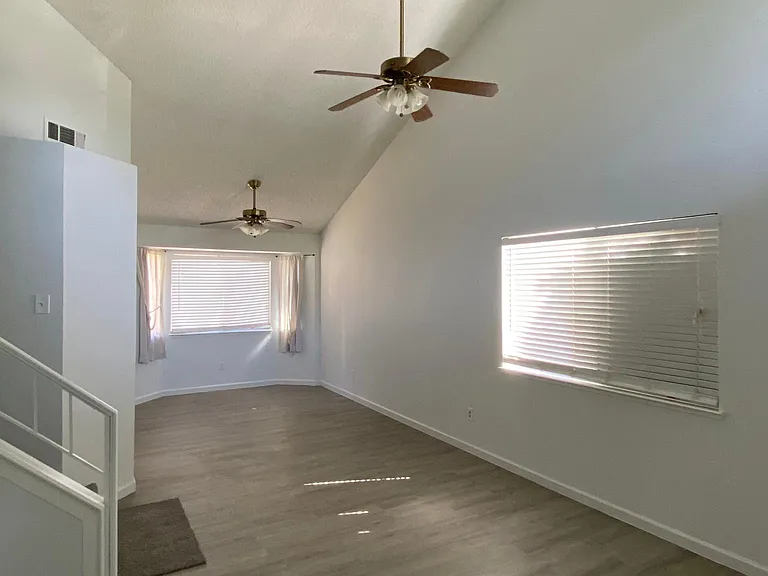 8208 Fawn St — Photo 2