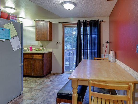 5th image of 2283 Parkwood Blvd
