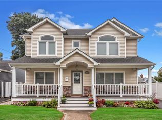 1914 Russell St, Bellmore, NY 11710