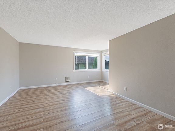 5th image of 361 Earlington Avenue SW