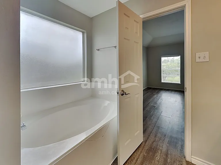 14006 Honey Bee Ct — Photo 17