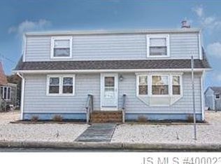 5 Hodgson Ln, Brant Beach, NJ