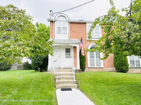 48 Village Ln #B, Staten Island, NY 10312