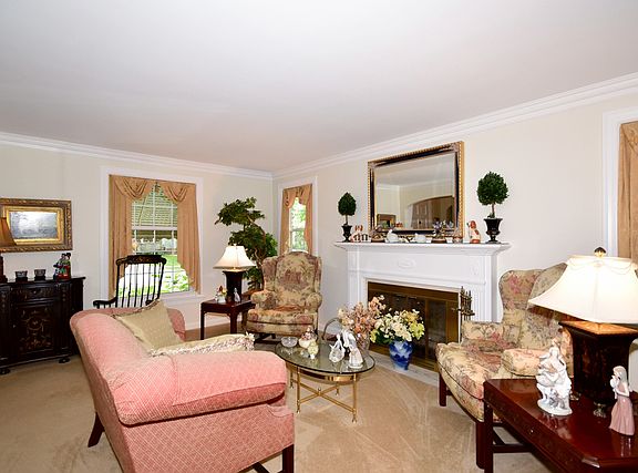 4th image of 1719 N 79th Ct