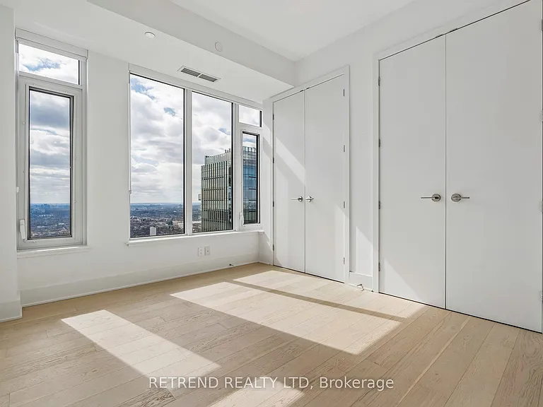 11 Yorkville Ave #5709 — Photo 30
