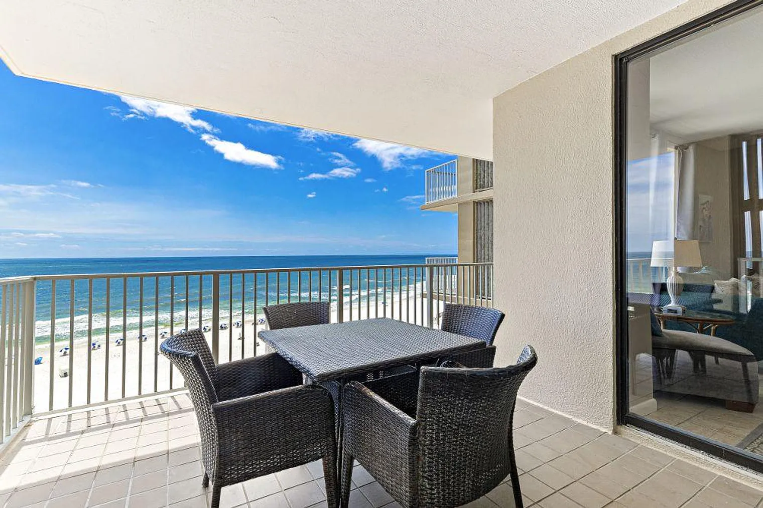 3 bed, 2.0 bath, 1194 sqft, $4,650 — Photo 3