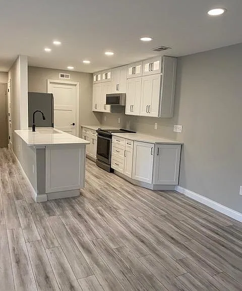 490 Lakeview Dr — Photo 12