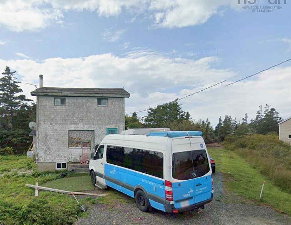 1st image of 2674 Melbourne Rd