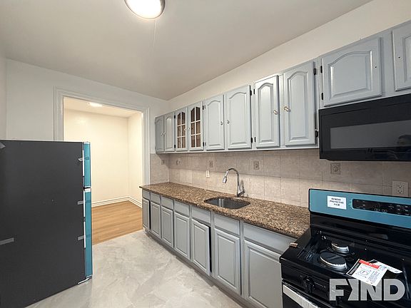 4th image of 137 E 93rd St APT 2F