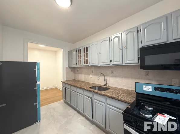 137 East 93rd Street image 4 of 11