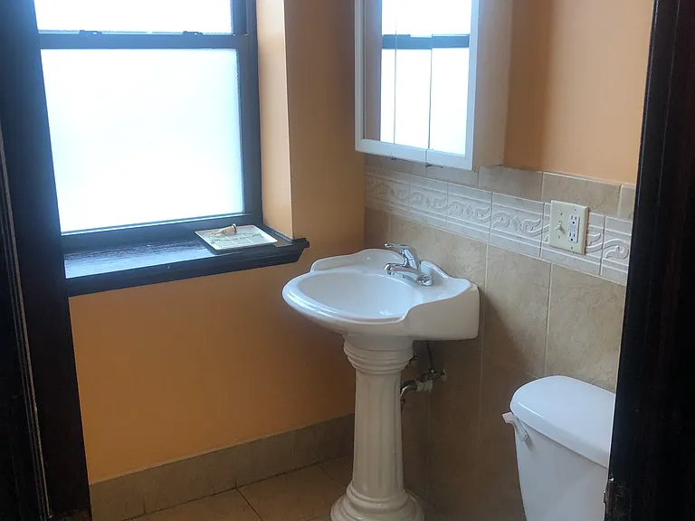 5608 S King Dr #1 — Photo 16