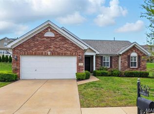 3843 Riverside Pointe Dr, Florissant, MO 63034