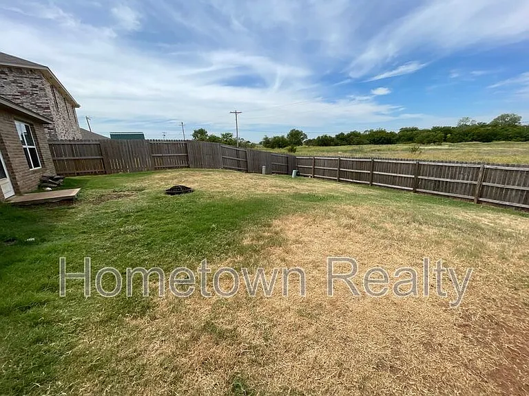 1712 Vermilion Ln — Photo 35