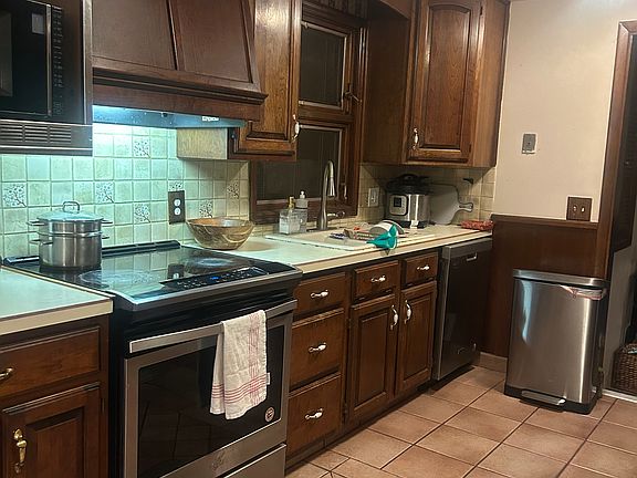 4th image of 821 Murray Hill Rd