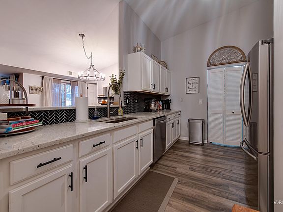3rd image of 764 N Gary Ave Unit 212